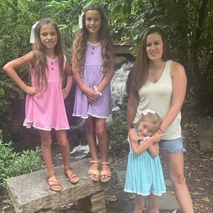 Meet your Posher, Joni